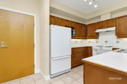 207 6198 Ash Street, Vancouver, BC, Vancouver — Apartment/Condo for sale
