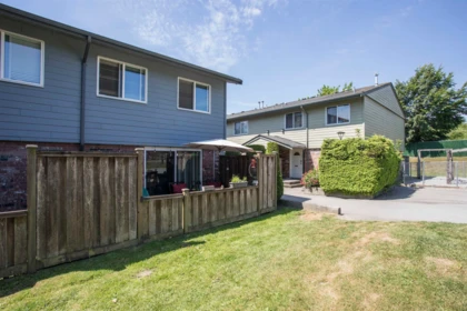Garden / Landscaping Photo of 75 10760 Guildford Drive, Surrey, BC