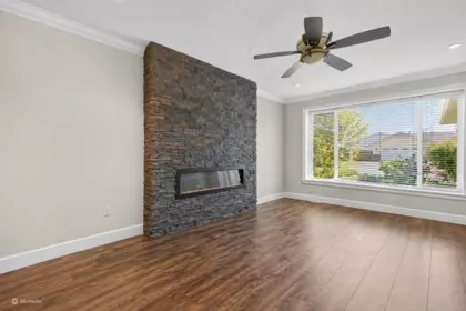 Kitchen Island Photo of 7325 123 Street, Surrey, BC