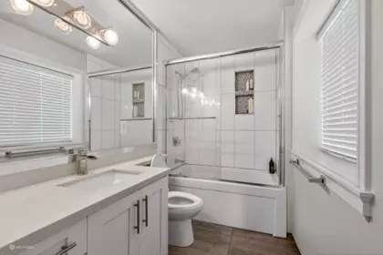 Mudroom Photo of 7325 123 Street, Surrey, BC