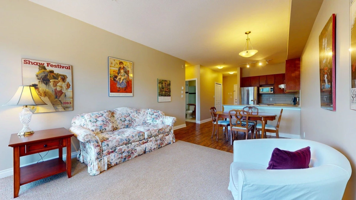Dining Area Photo of 303 40437 Tantalus Road, Squamish, BC