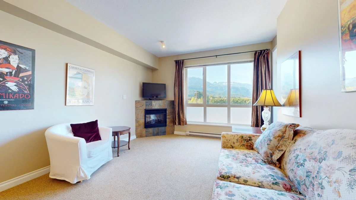 Living Room Photo of 303 40437 Tantalus Road, Squamish, BC
