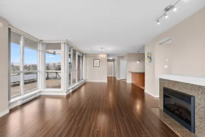 Kitchen Island Photo of 2904 2225 Holdom Avenue, Burnaby, BC