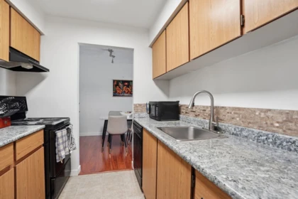 Mudroom Photo of 202 2328 Oxford Street, Vancouver, BC
