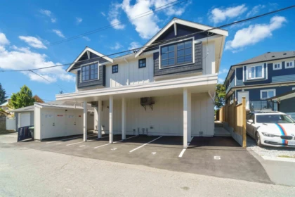 Front Yard Photo of 1 550 Kaslo Street, Vancouver, BC