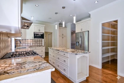 Guest Bathroom Photo of 25760 82 Avenue, Langley, BC