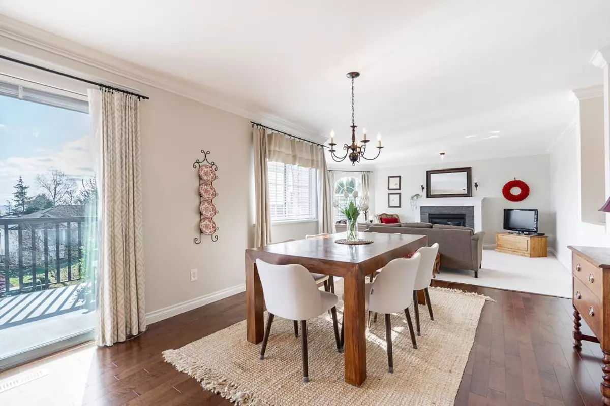 Dining Area Photo of 6031 189a Street, Surrey, BC