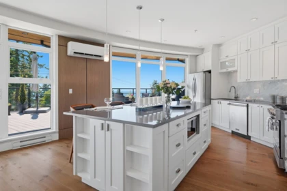 Breakfast Nook Photo of 418 14855 Thrift Avenue, White Rock, BC
