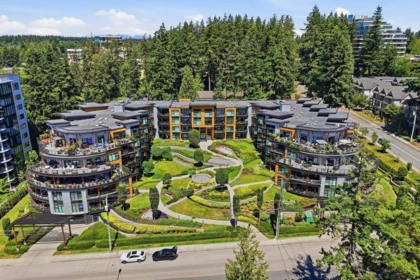 418 14855 Thrift Avenue, White Rock, BC, White Rock — Apartment/Condo for sale