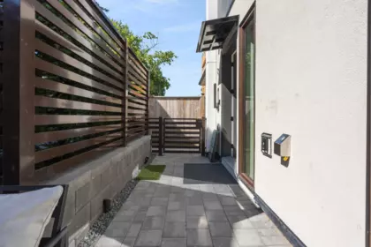 Garden / Landscaping Photo of 2 3391 Victoria Drive, Vancouver, BC