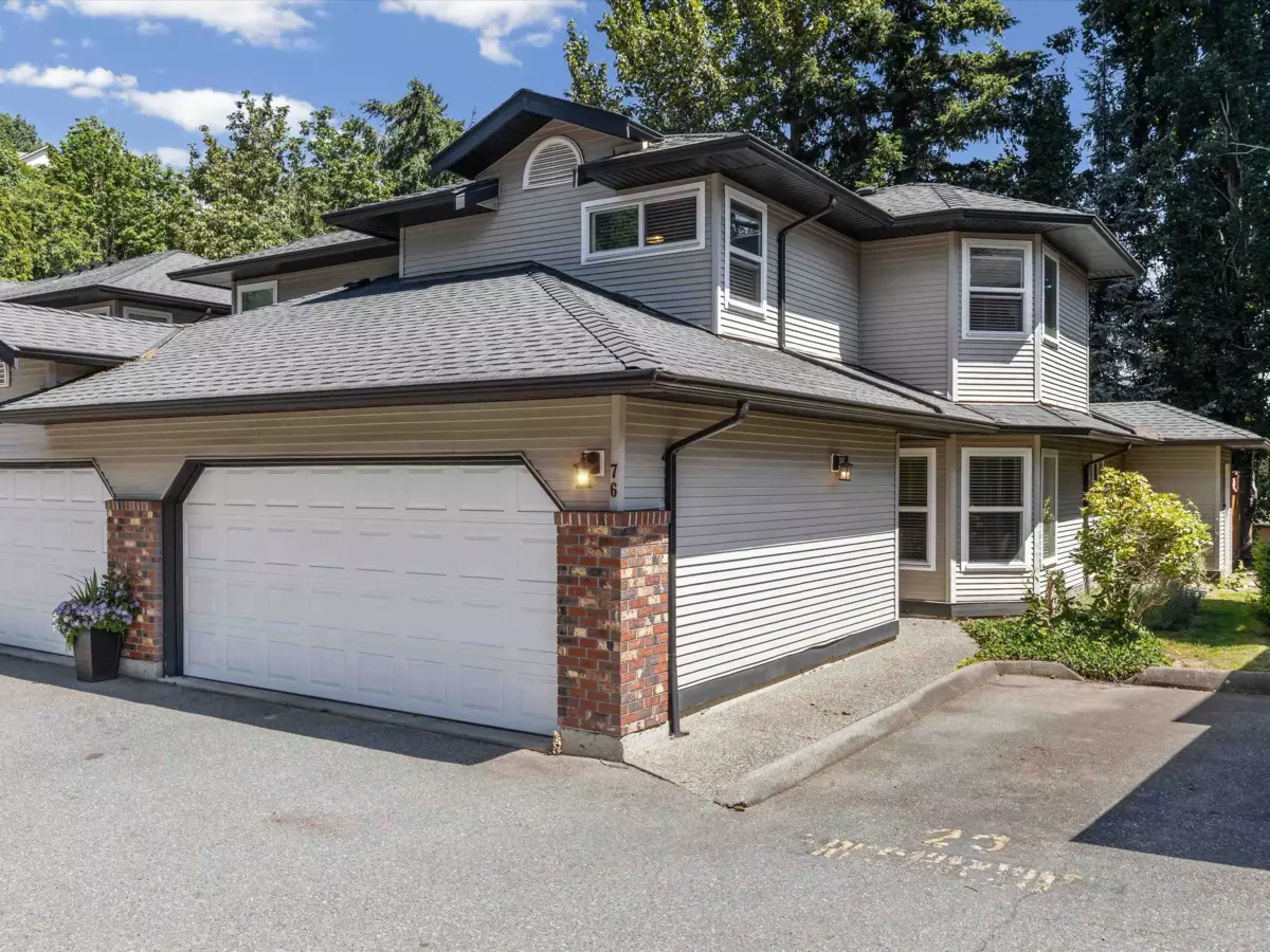 Living Room Photo of 76 36060 Old Yale Road, Abbotsford, BC