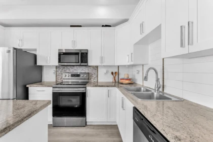 Kitchen Island Photo of 15 14377 60 Avenue, Surrey, BC