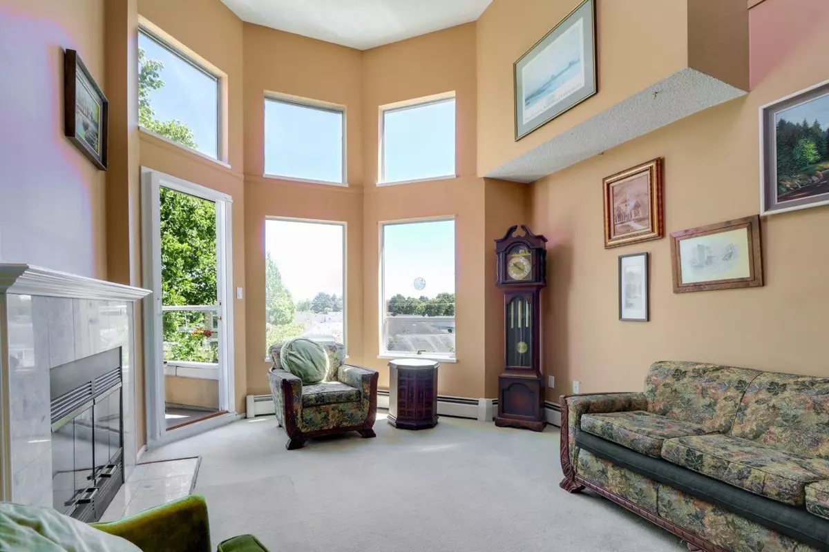 Living Room Photo of 325 7251 Minoru Boulevard, Richmond, BC