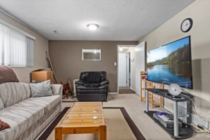 Hallway Photo of 6336 Reid Road, Chilliwack, BC