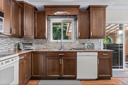 Kitchen Island Photo of 6336 Reid Road, Chilliwack, BC