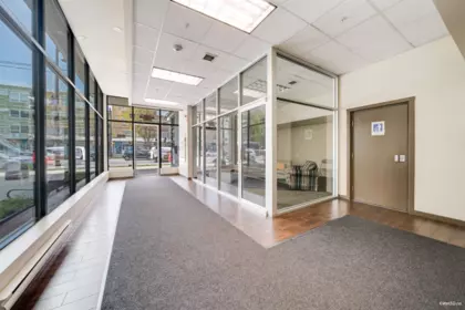 Entry Foyer Photo of 329 2239 Kingsway, Vancouver, BC