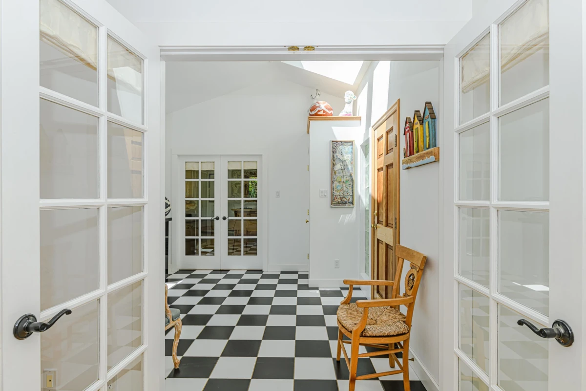 Dining Area Photo of 351 Elizabeth Drive, Salt Spring Island, BC