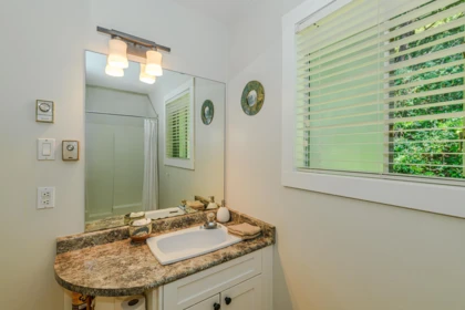 Hallway Photo of 351 Elizabeth Drive, Salt Spring Island, BC