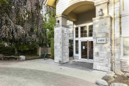 Front Yard Photo of 208 1150 E 29th Street, North Vancouver, BC