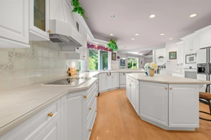 Breakfast Nook Photo of 13749 21 Avenue, Surrey, BC