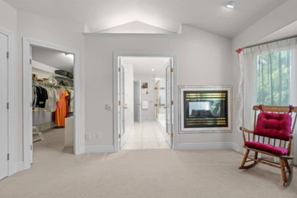 Hallway Photo of 13749 21 Avenue, Surrey, BC