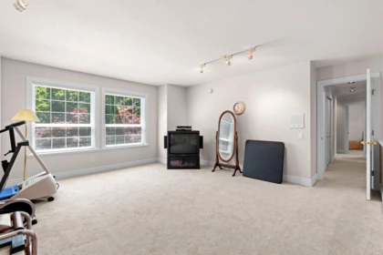 Powder Room Photo of 13749 21 Avenue, Surrey, BC