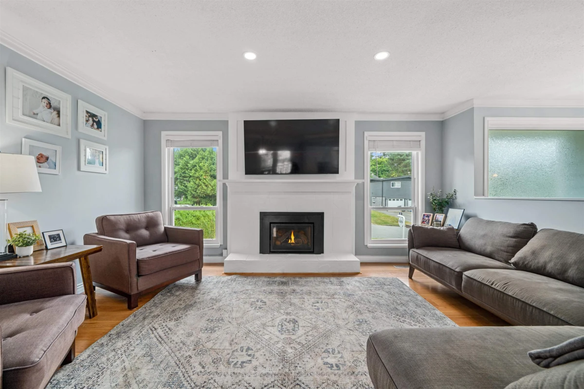 Dining Area Photo of 22715 124 Avenue, Maple Ridge, BC