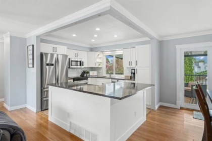 Breakfast Nook Photo of 22715 124 Avenue, Maple Ridge, BC
