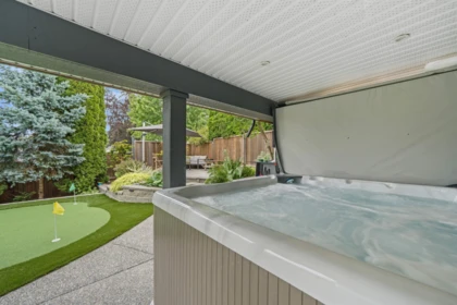 Hot Tub / Spa Photo of 22715 124 Avenue, Maple Ridge, BC