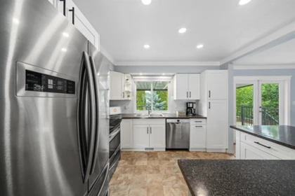 Primary Bedroom Photo of 22715 124 Avenue, Maple Ridge, BC
