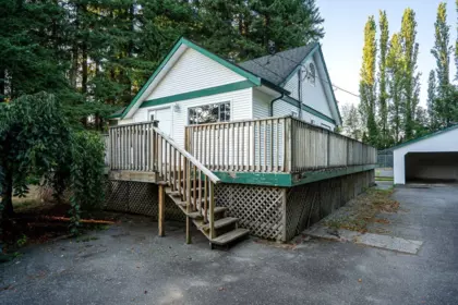 Living Room Photo of 23523 47 Avenue, Langley, BC