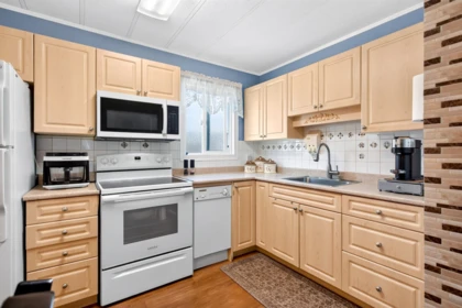 Guest Bathroom Photo of 23 15875 20th Avenue, Surrey, BC