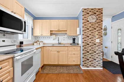 Powder Room Photo of 23 15875 20th Avenue, Surrey, BC