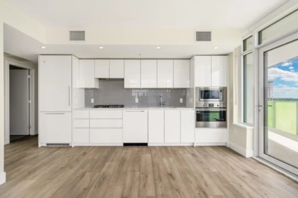 Kitchen Photo of 1804 10428 Whalley Boulevard, Surrey, BC
