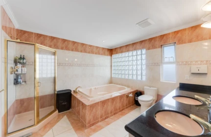 Powder Room Photo of 10320 Scotsdale Avenue, Richmond, BC