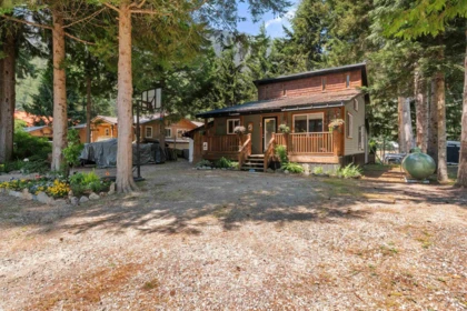 71777 Meadow Road, Hope, BC, Hope — Single Family Residence for sale