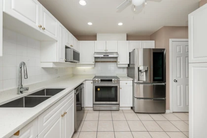 Kitchen Island Photo of 59 13918 58 Avenue, Surrey, BC