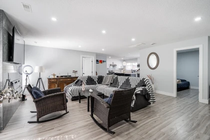 2714 Parkway Drive, Surrey, BC, Surrey — Single Family Residence for sale