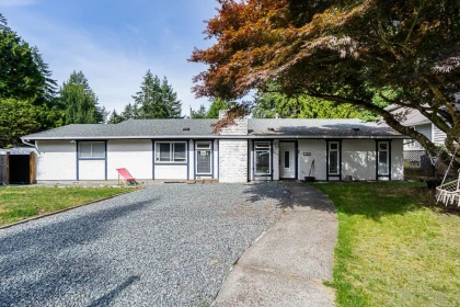 2714 Parkway Drive, Surrey, BC, Surrey — Single Family Residence for sale