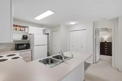 Kitchen Photo of 304 12130 80 Avenue, Surrey, BC