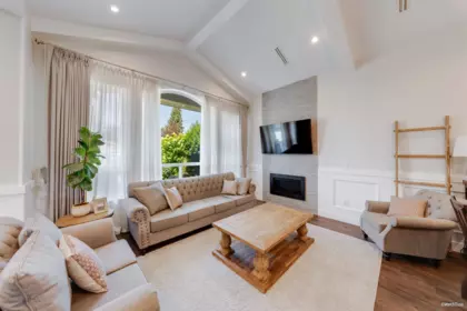 Kitchen Island Photo of 8906 134a Street, Surrey, BC