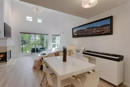 Breakfast Nook Photo of 403 106 W Kings Road, North Vancouver, BC