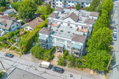 Exterior Rear Photo of 403 106 W Kings Road, North Vancouver, BC