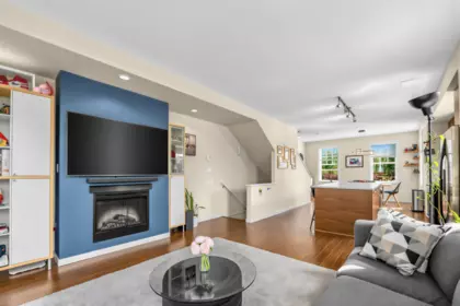 Dining Area Photo of 1 2495 Davies Avenue, Port Coquitlam, BC