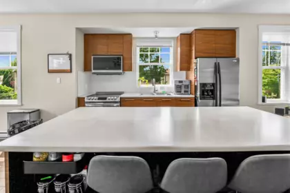 Kitchen Photo of 1 2495 Davies Avenue, Port Coquitlam, BC