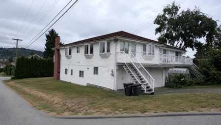11 Stratford Avenue, Burnaby, BC, Burnaby — Single Family Residence for sale