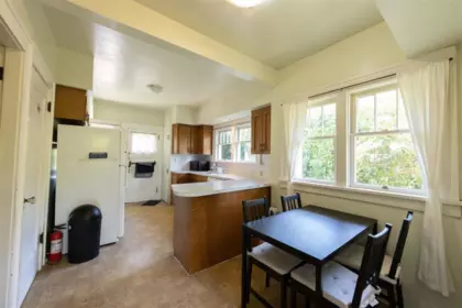 Primary Bedroom Photo of 4674 W 4th Avenue, Vancouver, BC