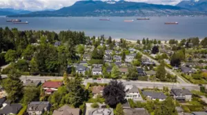 4674 W 4th Avenue, Vancouver, BC