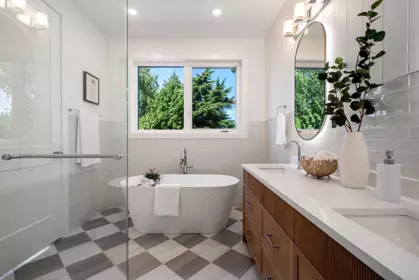 Hallway Photo of 1735 Enderby Avenue, Delta, BC