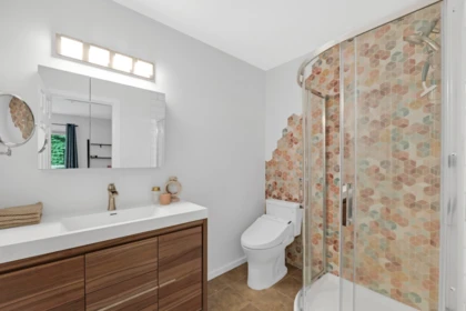 Guest Bathroom Photo of 9 2401 Mamquam Road, Squamish, BC
